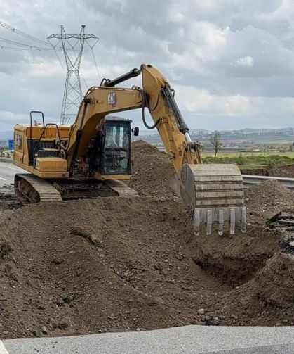 Batman’da yol çöktü, trafiğe kapatıldı!