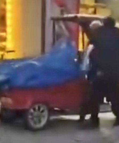 Diyarbakır'da çevredekileri rahatsız etti: O anlar kamerada!