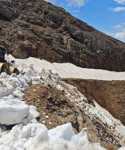 Diyarbakır’da çığ ve heyelan sonrası yollar onarılıyor!