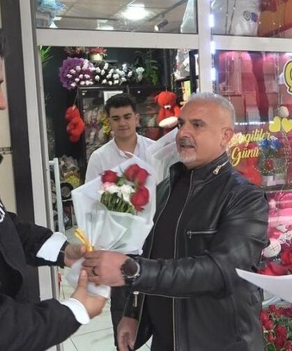 Diyarbakır’da polise sürpriz: 'Kavga var' diye gittiler, kutlamayla karşılaştılar