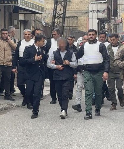 5 kişiyi rehin aldı, bir kadını yaraladı