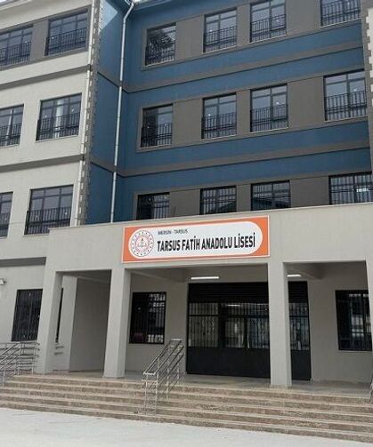 Mersin'de bir lise öğrencisi silahla yakalandı!