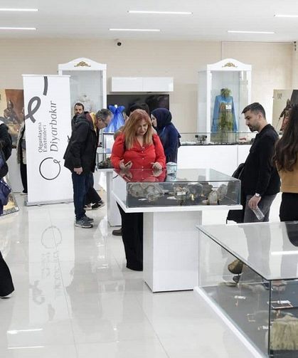 Taşın dile geldiği sergi: Diyarbakır’da “Harmoni” yolculuğu!