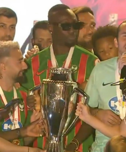 Amedspor şampiyonluk kupasını kaldırdı: İşte görüntüler!