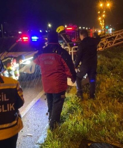 Balıkesir'de yolcu otobüsü devrildi: Çok sayıda ölü ve ağır yaralı var