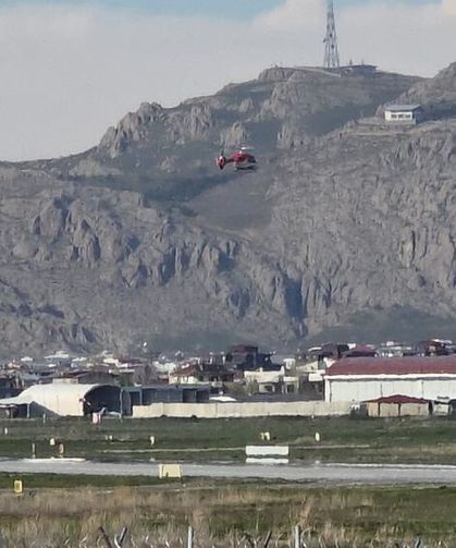 Hakkari’den Diyarbakır'a helikopterle hasta sevki