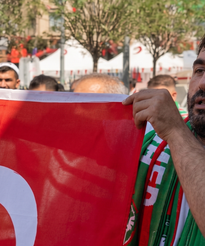 Amedspor taraftarları Türk Bayrağı açtı: Net mesaj verdi!