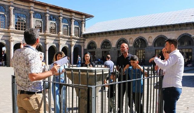 Diyarbakır’da 800 yıldır ayakta: “Güneş Saati” ilgi odağı oldu!