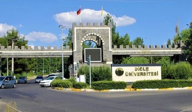 Dicle Üniversitesi’nden engelli öğrencilere destek! Sorular seslendirildi