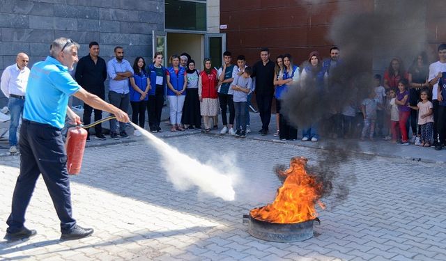 Diyarbakır’da öğrencilere yangın tatbikatı