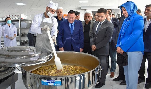 Diyarbakır’da günlük 750 kişiye ücretsiz yemek!