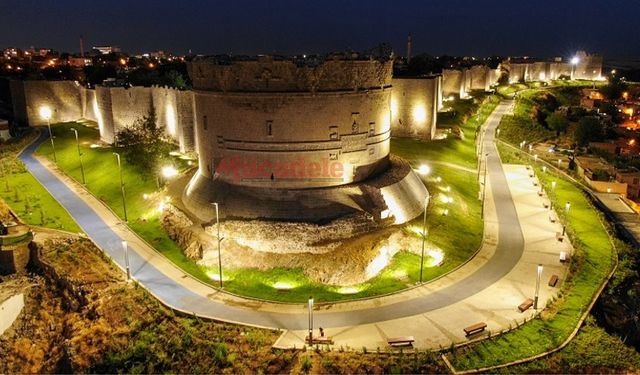 Diyarbakır Surları yıllar sonra ışıl ışıl