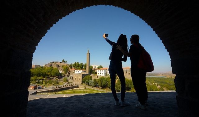 Diyarbakır’a akın ettiler