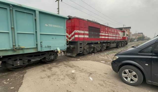 Diyarbakır’da tren araca çarptı