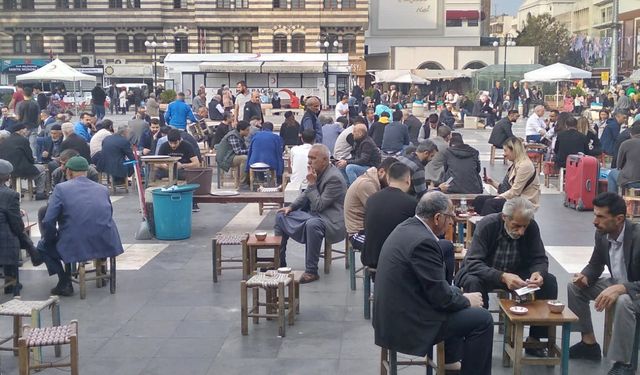 Diyarbakırlılar güneşin tadını çıkardı