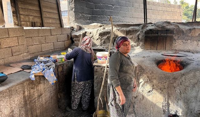 Mardin Nusaybin'de tandır başına geçen kadınlar rekor seviyede üretiyor