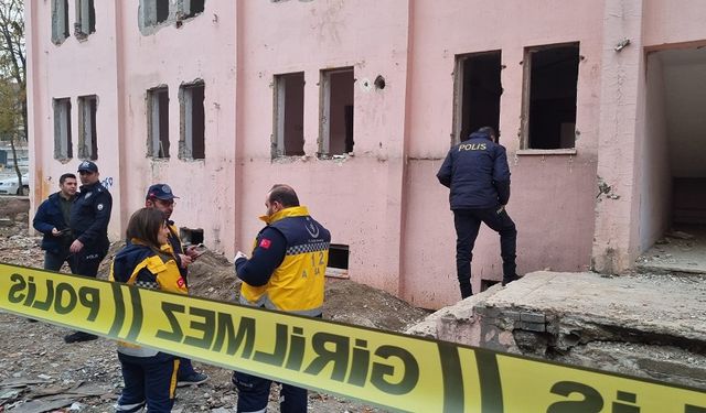 Diyarbakır’ın gündemindeki o bina yıkılıyor