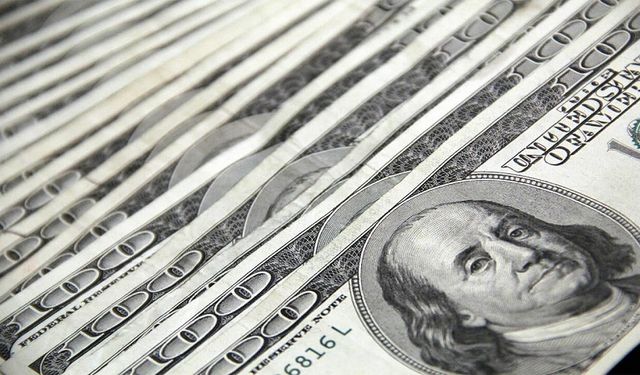 Dünyanın en zengin isimleri arasında: Çalışanlara adeta bir servet dağıttı!