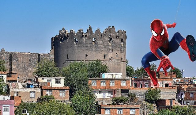 Diyarbakır'a da gelmişti! Örümcek adam camiden atıldı