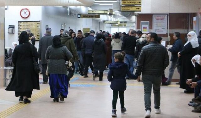 Diyarbakır’da sağlıkçılar isyan etti: "Bu şartlarda tedavi olmak imkansız!"