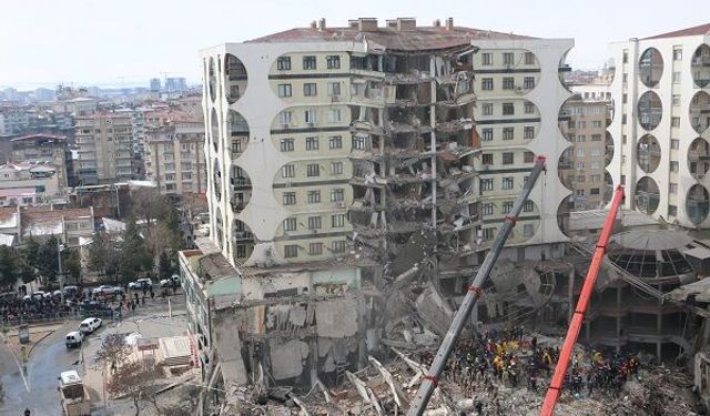 Diyarbakır’ın da hissettiği deprem sonrası TMMOB'dan uyarı!