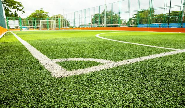 Sentetik Futbol Sahasının Çevre Düzenlemesi̇ İşi̇ Yaptırılacaktır