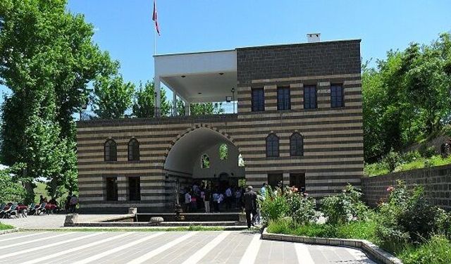 Diyarbakır’daki köşkün restorasyonu tepki çekti: 3 yılı aştı!