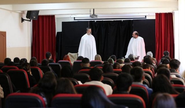 Diyarbakır’da belediyeden çocuklara dostluk tiyatrosu