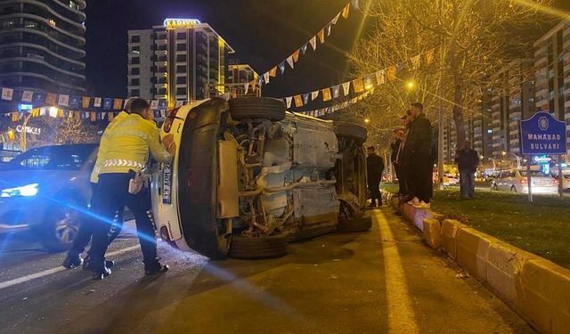 Diyarbakır’da otomobil takla attı! İşte detaylar