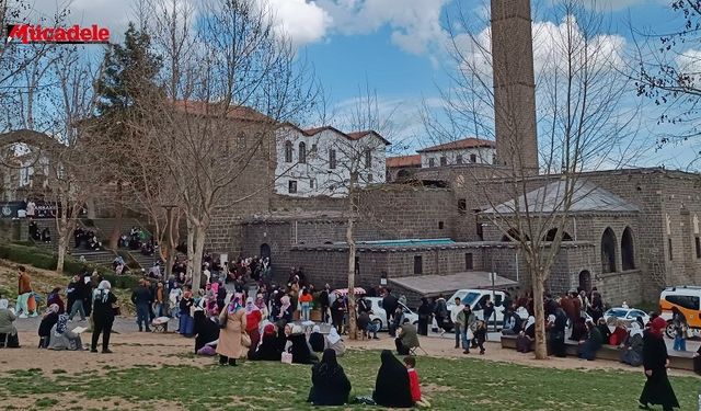 Diyarbakır’daki 2 tarihi caminin 100 yıllık fotoğrafları ortaya çıktı