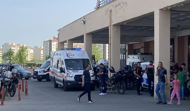 Diyarbakır’da hastane önünde kavga! Yaralılar var