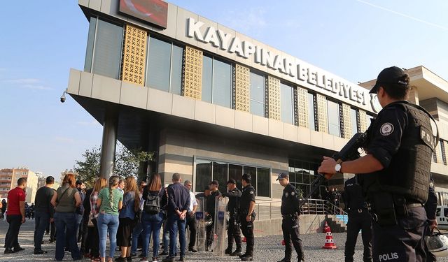 Diyarbakır’da 11 belediye çalışanına dava!