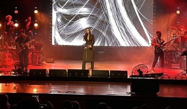 Diyarbakır'da konser veren Sıla bakın ne yaptı!