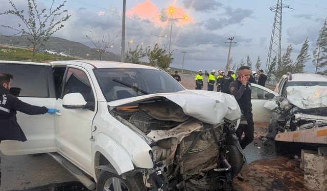 Şırnak'ta kaza: İki kişi hayatını kaybetti yaralılar var!