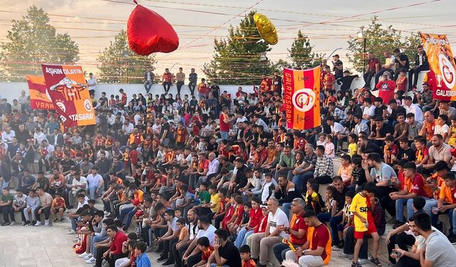 Diyarbakır'da dev ekranda derbi heyecanı