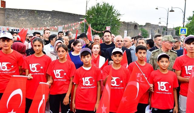 Diyarbakır’da 15 Temmuz anma yürüyüşü