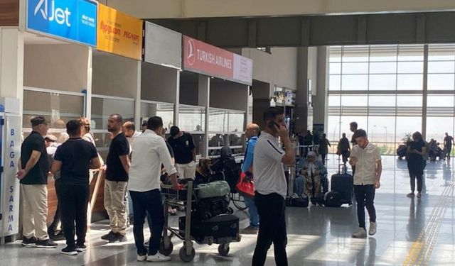 Diyarbakır’da kriz! Saatlerce uçakta bekletildikten sonra indirildiler