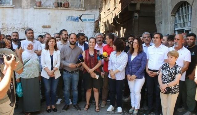 Diyarbakır'da STK'lardan kafe saldırılarına tepki
