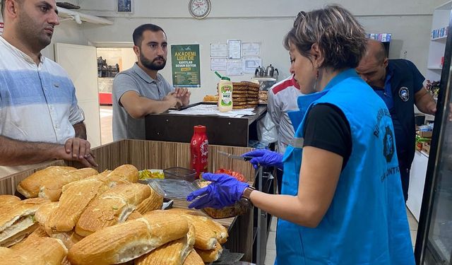 Diyarbakır’da okullara şok baskın! Yemekhanedeki etlere el konuldu