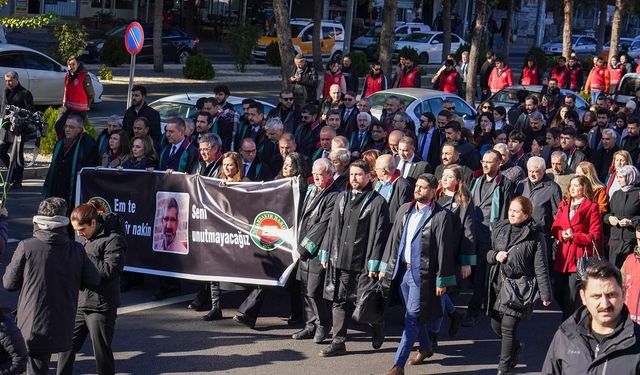 Diyarbakır Adliyesi’nden Dört Ayaklı Minare’ye yürüyüş!