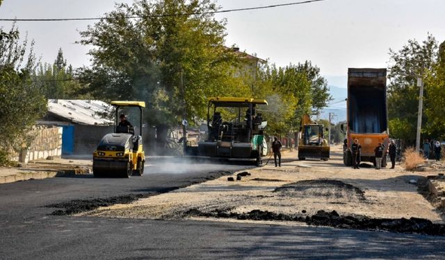 Diyarbakır Büyükşehir 2 bin ton asfaltı bu ilçeye serecek!