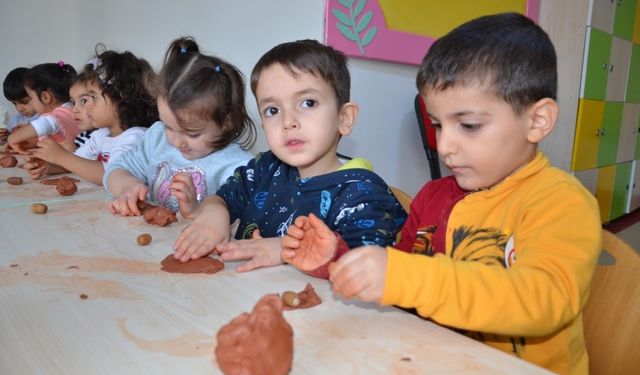 Diyarbakır’da Zarokistan’da çocuklara tohum topları atölyesi