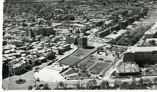 Diyarbakır'da belediye başkan yardımcıları yorulduğu için görevi bırakmış!