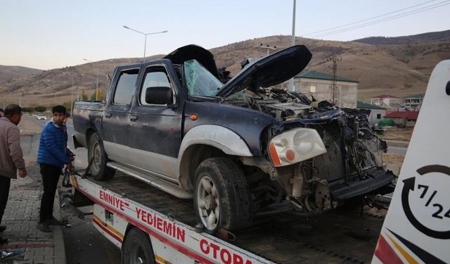 Muş - Diyarbakır yolunda trafik kazası! Yaralılar var