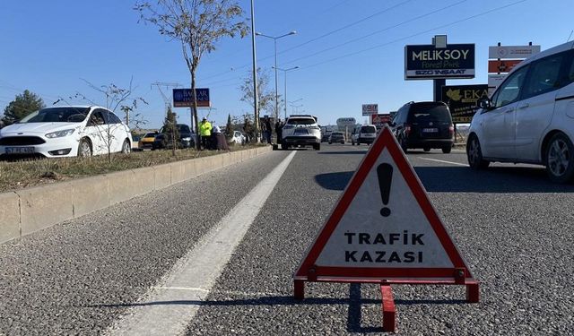 Erzincan'da trafik kazası: Çok sayıda ölü ve yaralı var!
