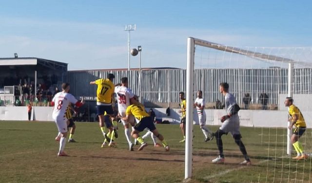 Diyarbakırspor 10 kişi kalan rakibine yenildi!