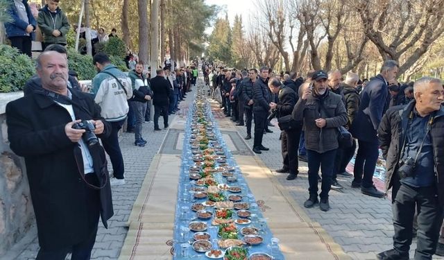 Batman’da aşiret lideri için metrelerce yer sofrası kuruldu