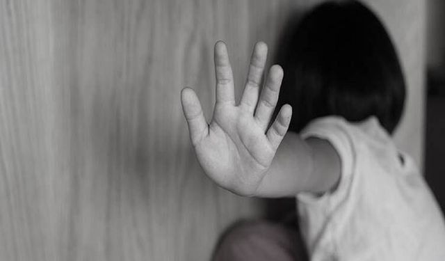 Bodrum'da mide bulandıran olay! Kızlarının odasına gizli kamera koyup…