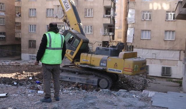 Diyarbakır'daki yıkımı hüzünle izlediler