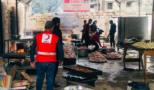 Türk Kızılay Gazze'de: Günlük 30 bin kişilik iftar verecek